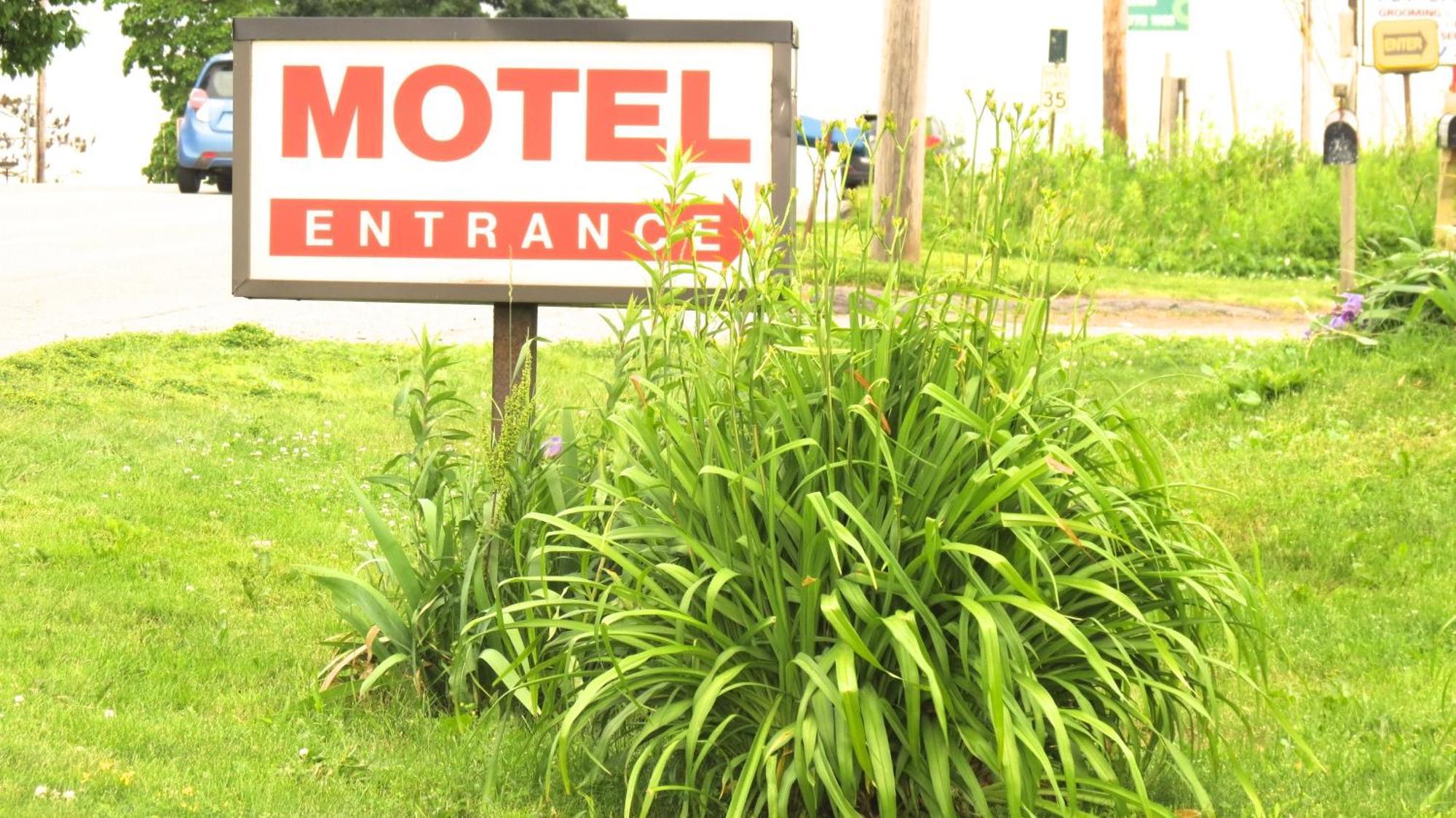 Budget Host Airport Inn Waterville Zewnętrze zdjęcie